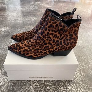 MARC FISHER LTD OBRRALY LEOPARD ANKLE BOOTS / BOOTIES / SIZE 8 - “NEW"